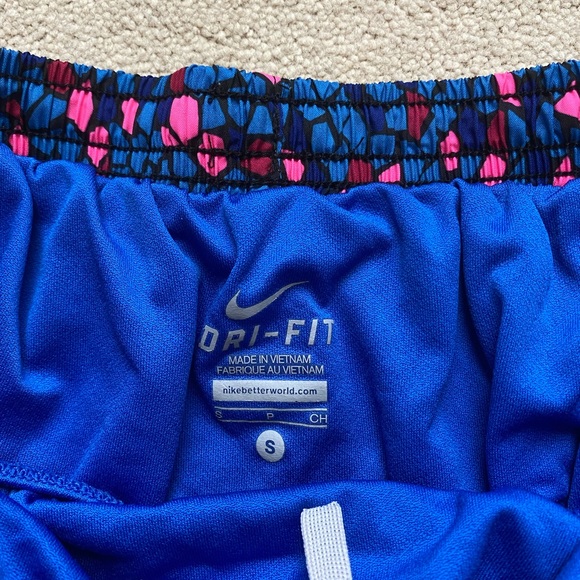 Nike Dri-fit shorts S - Picture 2 of 3